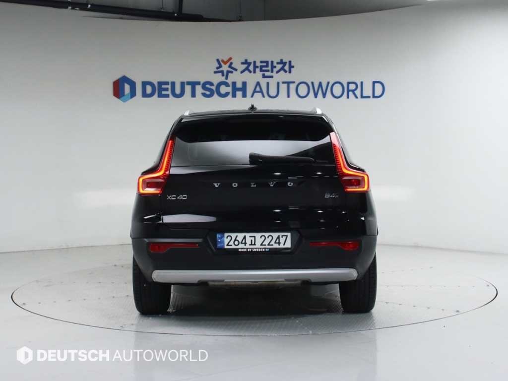 볼보 XC40 B4 AWD 인스크립션 이미지 4