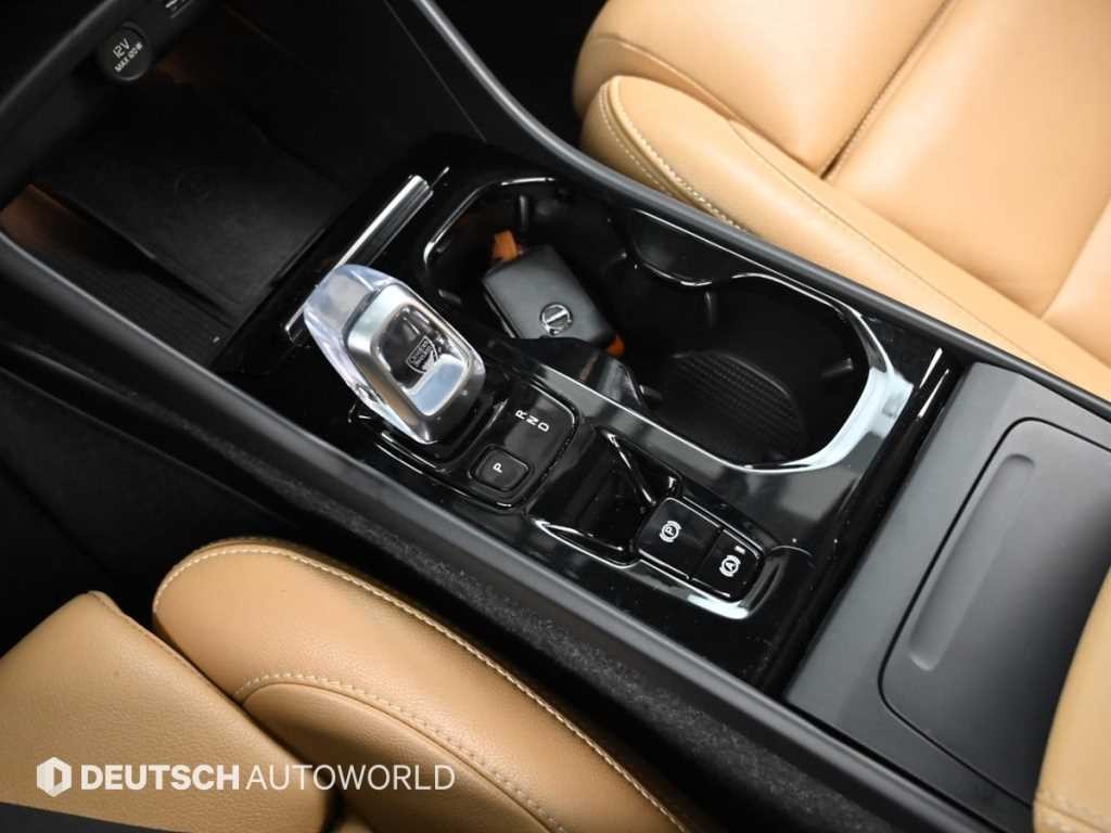 볼보 XC40 B4 AWD 인스크립션 이미지 9