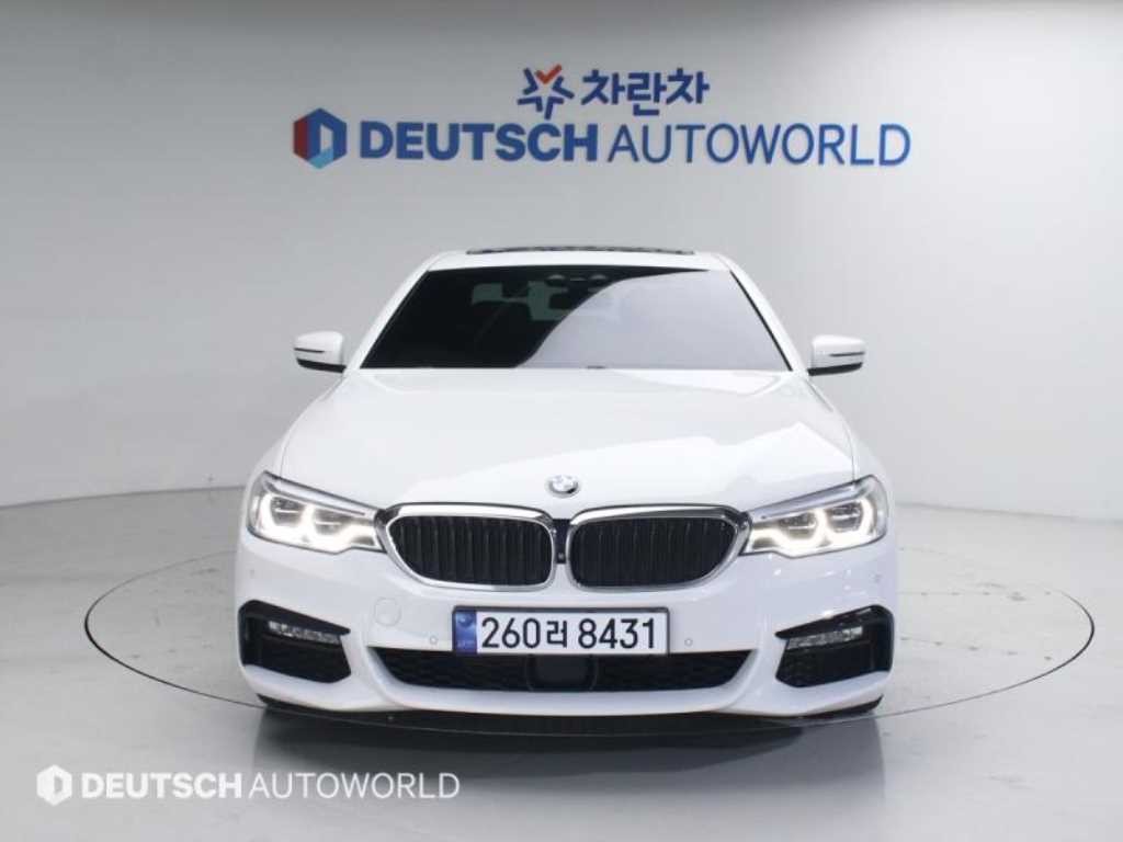 BMW 5시리즈 5시리즈 (G30) 520d xDrive M 스포츠 플러스 이미지 3