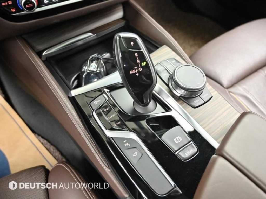 BMW 5시리즈 5시리즈 (G30) 520d xDrive M 스포츠 플러스 이미지 9