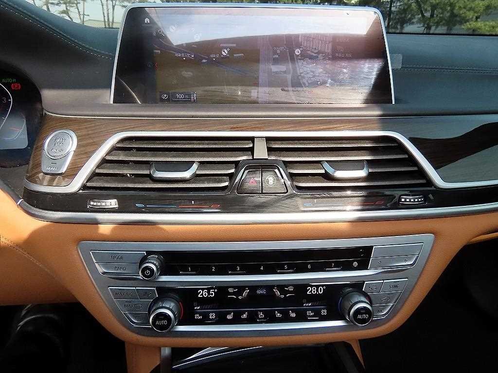 BMW 7시리즈 7시리즈 (G11) 740i 디자인 퓨어 엑설런스 이미지 12