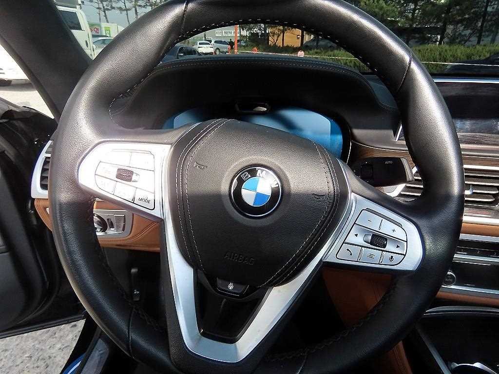 BMW 7시리즈 7시리즈 (G11) 740i 디자인 퓨어 엑설런스 이미지 8