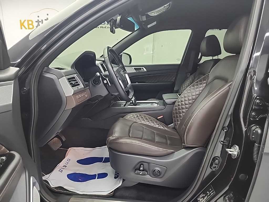 KG모빌리티(쌍용) 렉스턴 올 뉴 렉스턴 (Y450) 디젤 2.2 4WD 시그니처 이미지 11