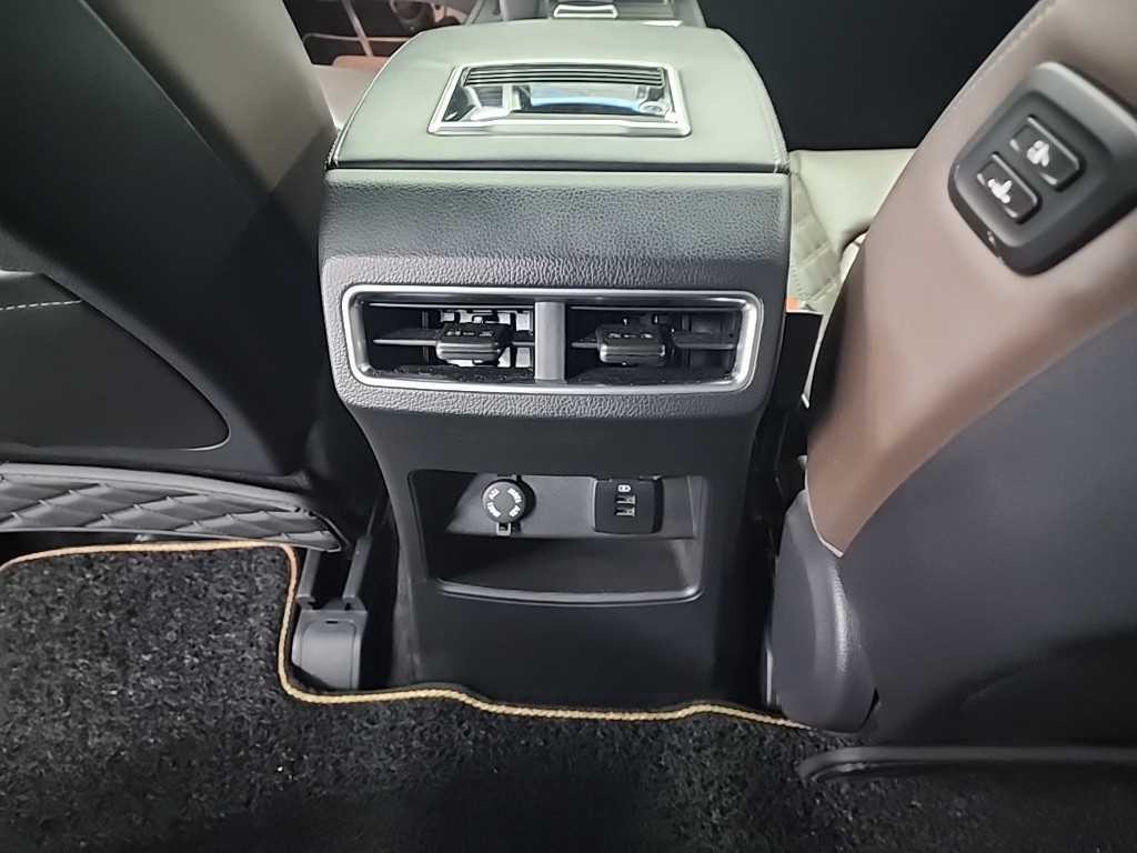 KG모빌리티(쌍용) 렉스턴 올 뉴 렉스턴 (Y450) 디젤 2.2 4WD 시그니처 이미지 13