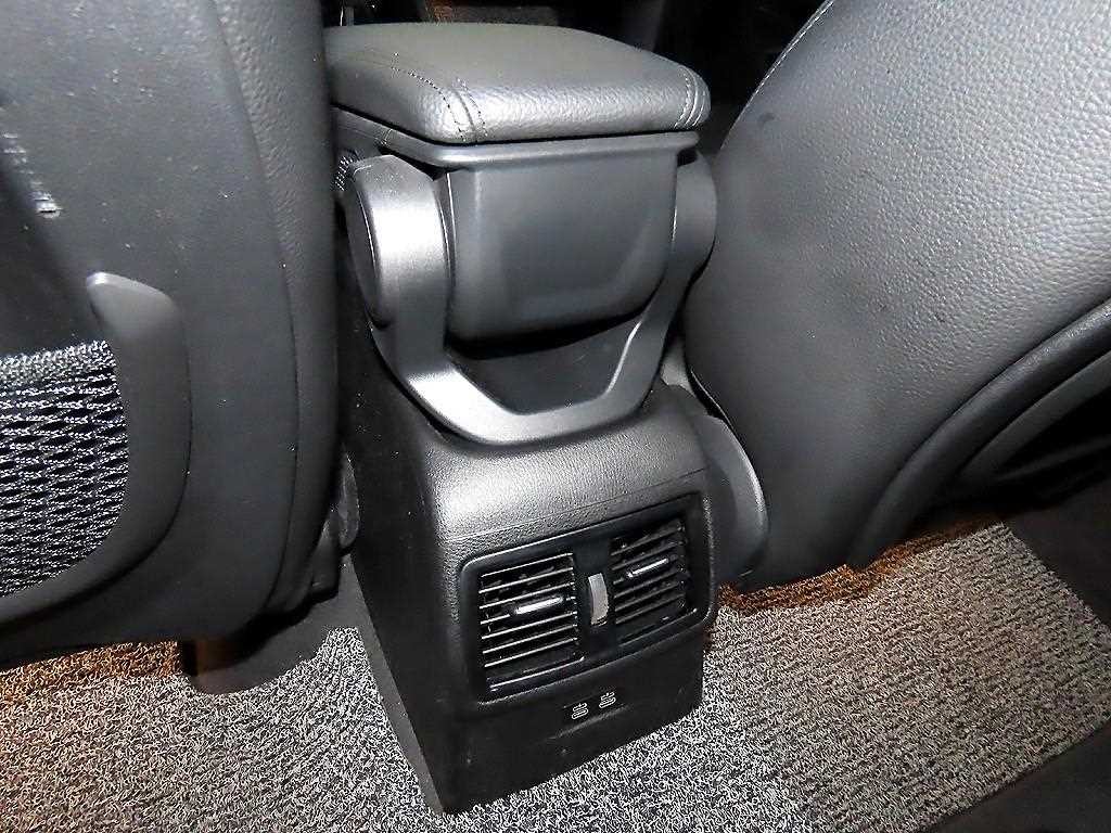 BMW X1 X1 (F48) xDrive 18d xLine 이미지 15