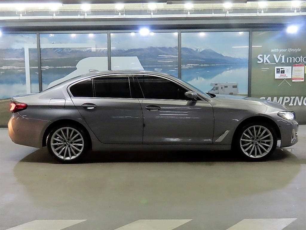 BMW 5시리즈 5시리즈 (G30) 530i xDrive 럭셔리 이미지 3