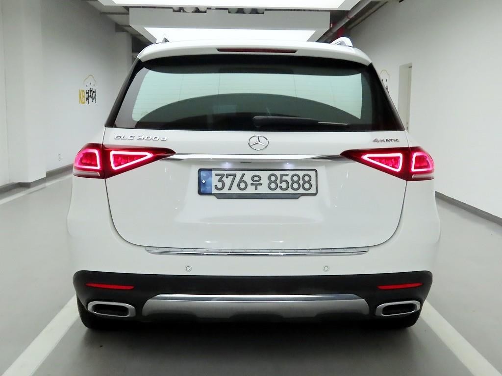 벤츠 GLE 클래스 GLE 클래스 W167 GLE 300d 4MATIC 이미지 3