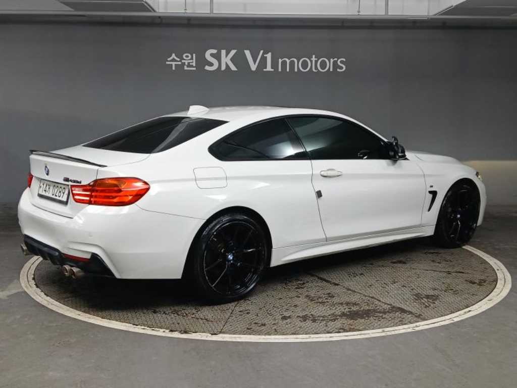 BMW 4시리즈 4시리즈 (F32) 420d xDRIVE 쿠페 M 스포츠 이미지 4