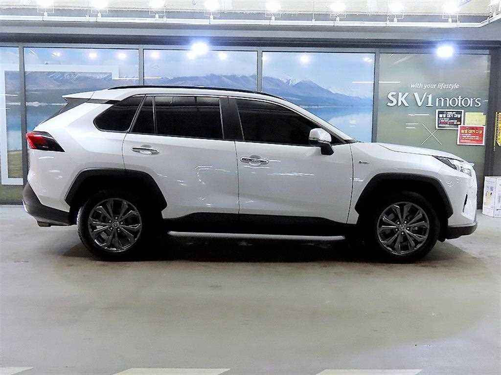 토요타 라브4 RAV4(5세대) 2.5 4WD 하이브리드 LTD 이미지 3