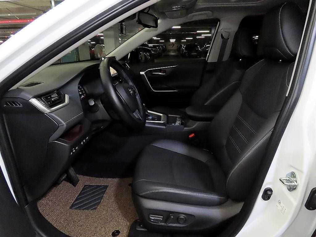 토요타 라브4 RAV4(5세대) 2.5 4WD 하이브리드 LTD 이미지 6