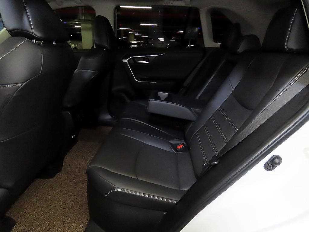 토요타 라브4 RAV4(5세대) 2.5 4WD 하이브리드 LTD 이미지 7