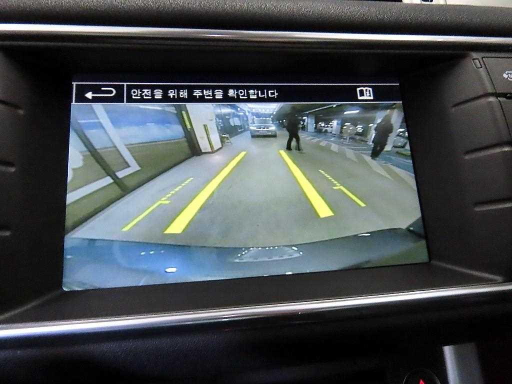 랜드로버 레인지로버 이보크 2.0 TD4 SE 이미지 14