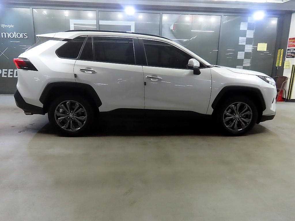 토요타 라브4 RAV4(5세대) 2.5 4WD 하이브리드 LTD 이미지 3