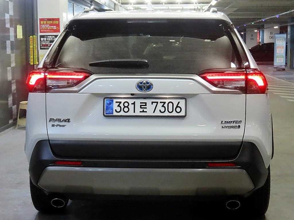 토요타 라브4 RAV4(5세대) 2.5 4WD 하이브리드 LTD 이미지 5