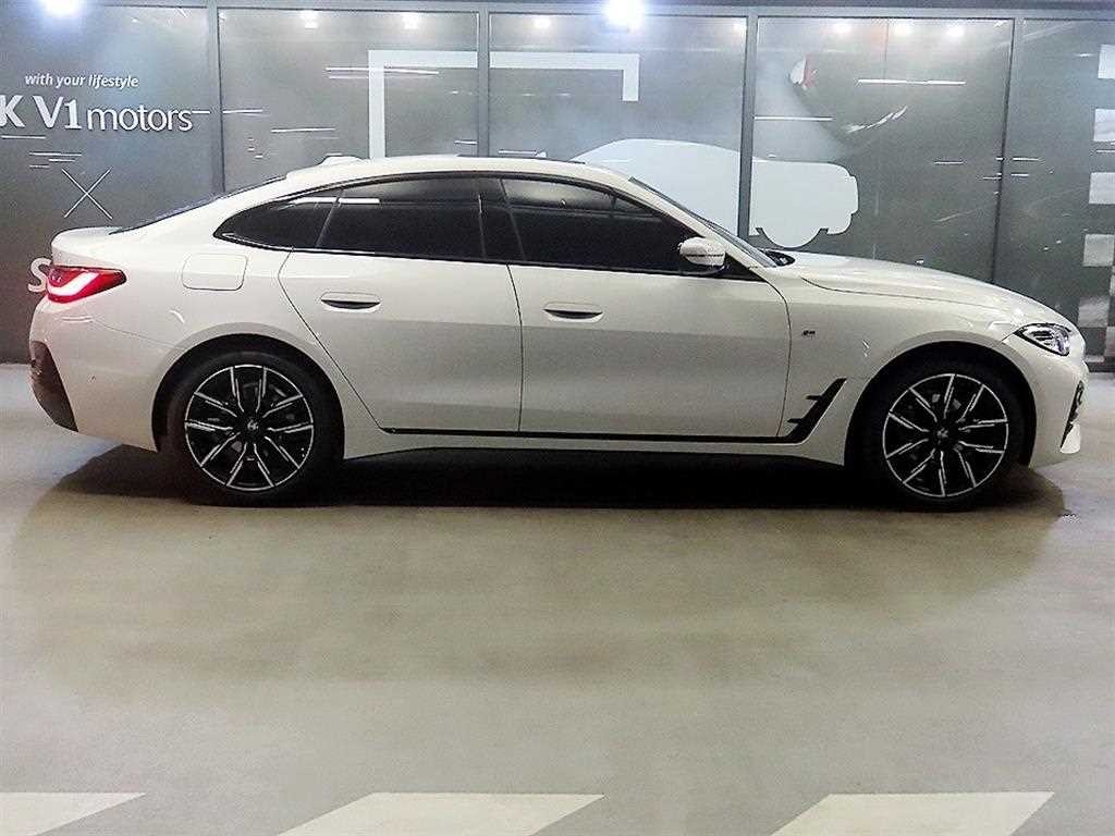 BMW 4시리즈 4시리즈 (G22) 420i 그란쿠페 M 스포츠 이미지 3