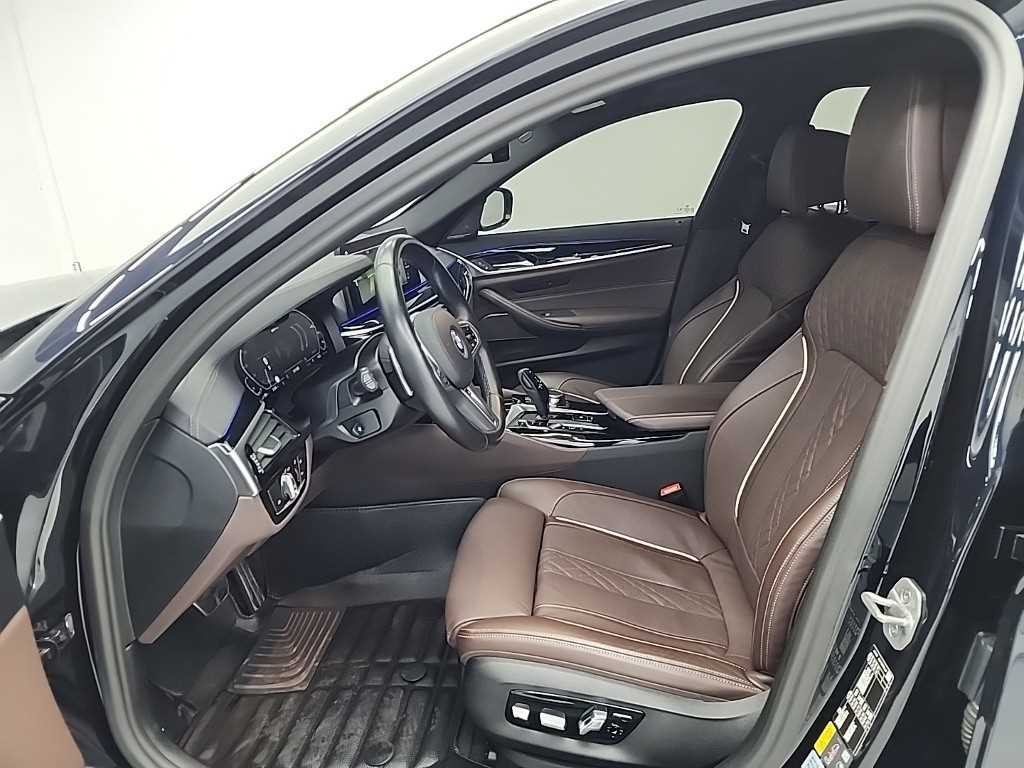 BMW 5시리즈 5시리즈 (G30) 530e M 스포츠 이미지 11