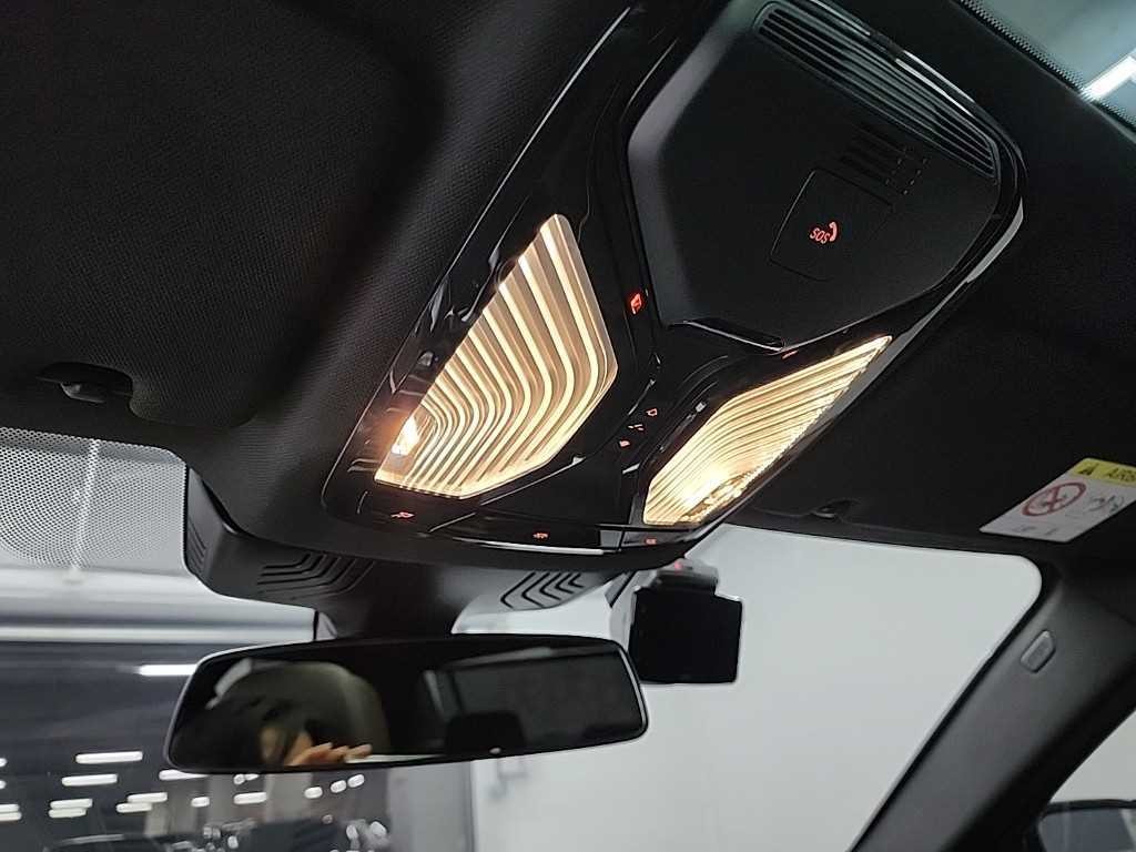 BMW 5시리즈 5시리즈 (G30) 530e M 스포츠 이미지 17