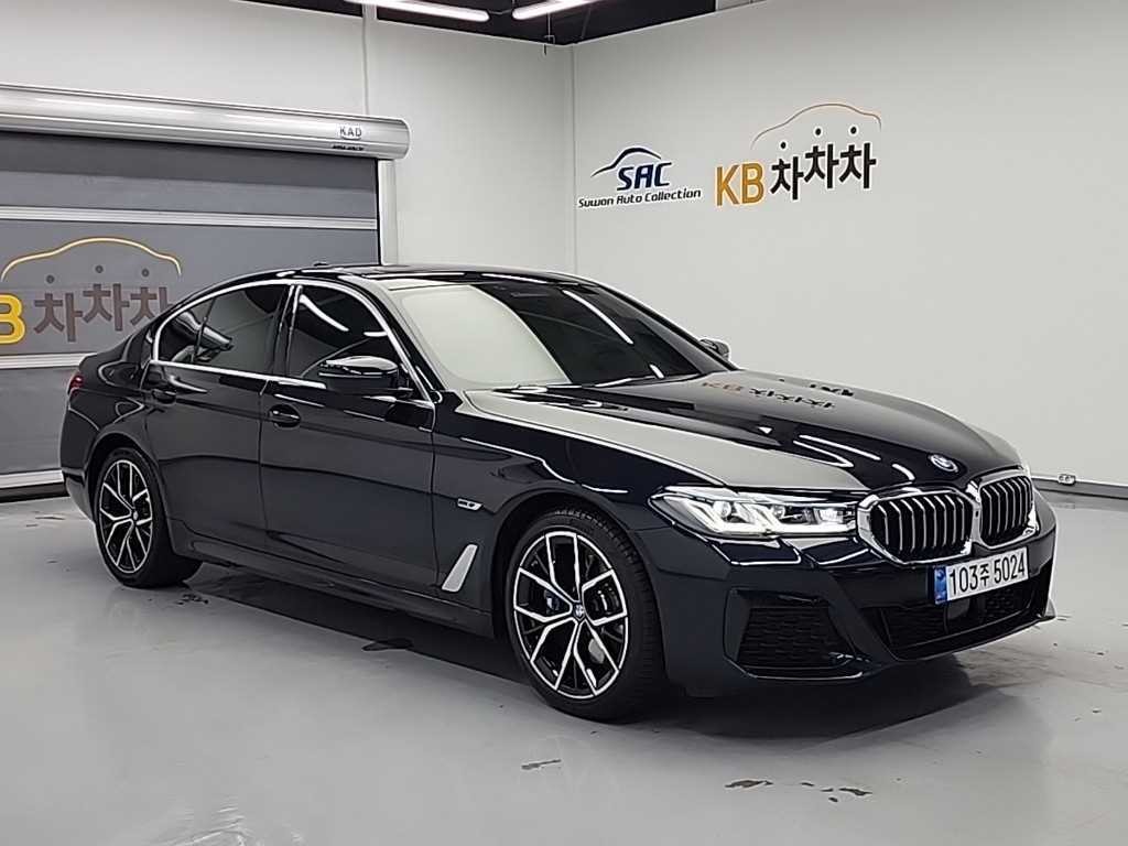BMW 5시리즈 5시리즈 (G30) 530e M 스포츠 이미지 4