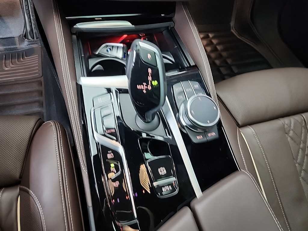 BMW 5시리즈 5시리즈 (G30) 530e M 스포츠 이미지 8