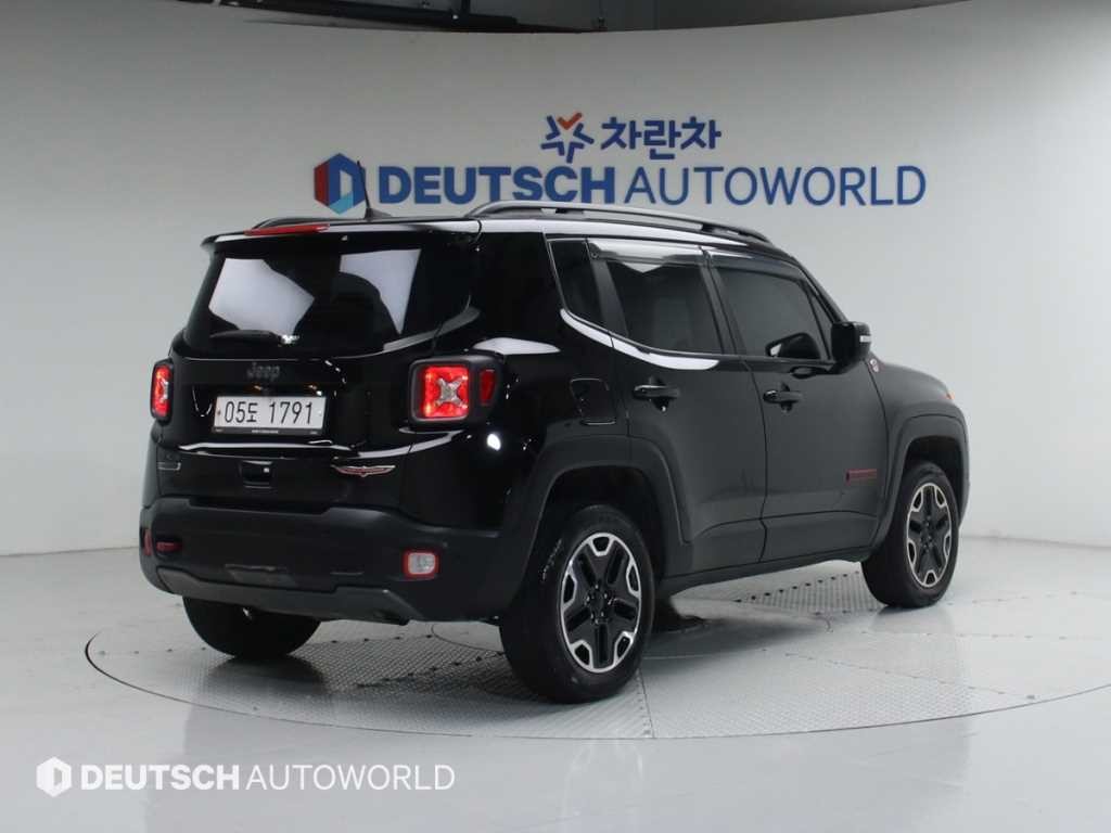 지프 레니게이드 2.0 디젤 론지튜드 AWD 기본형 이미지 2