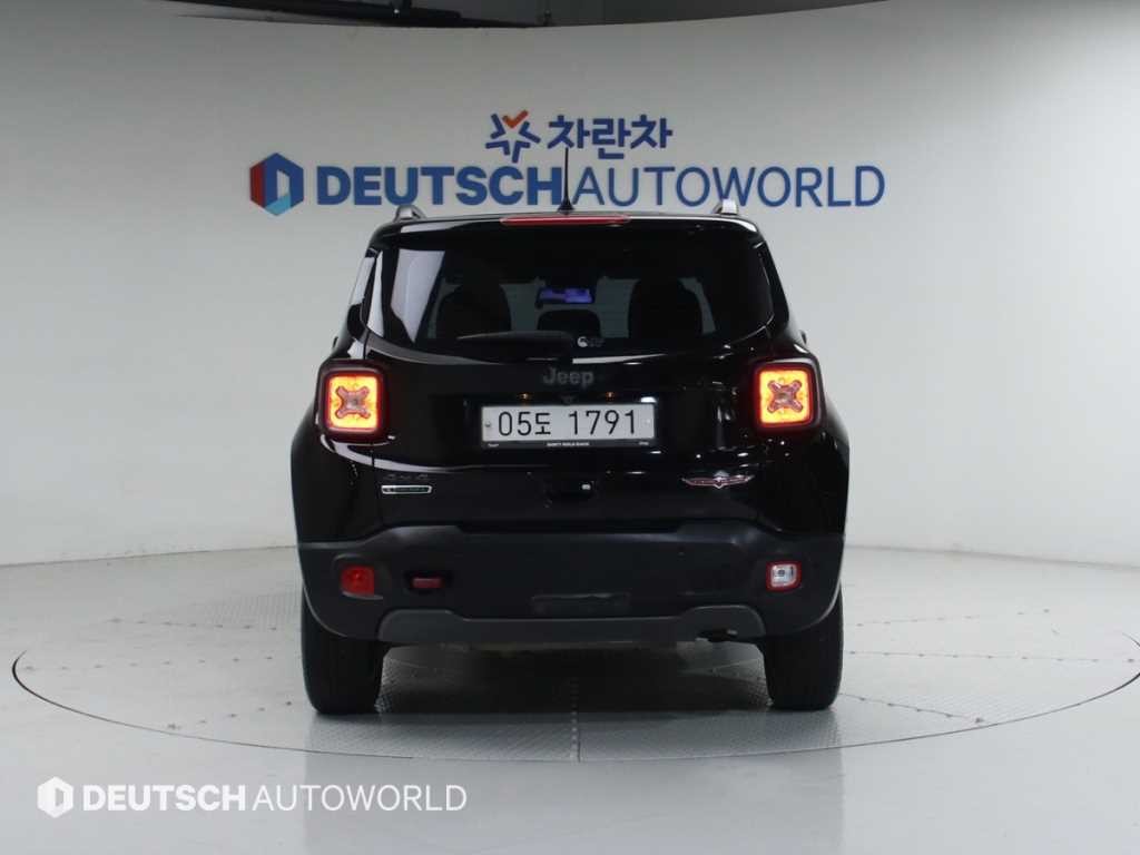 지프 레니게이드 2.0 디젤 론지튜드 AWD 기본형 이미지 4