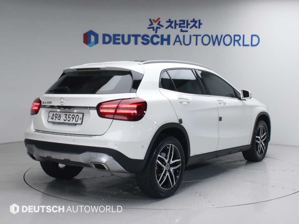벤츠 GLA 클래스 GLA클래스 X156 GLA220 프리미엄 이미지 2