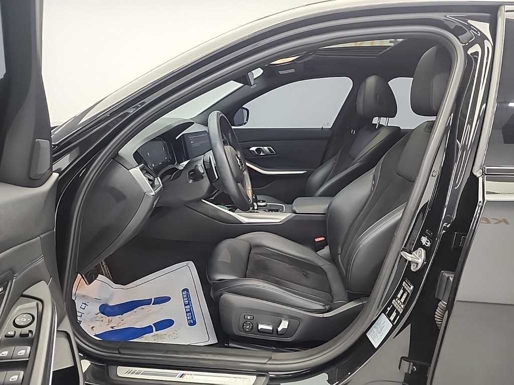 BMW 3시리즈 3시리즈 (G20) 320i M 스포츠 블랙수트 이미지 11