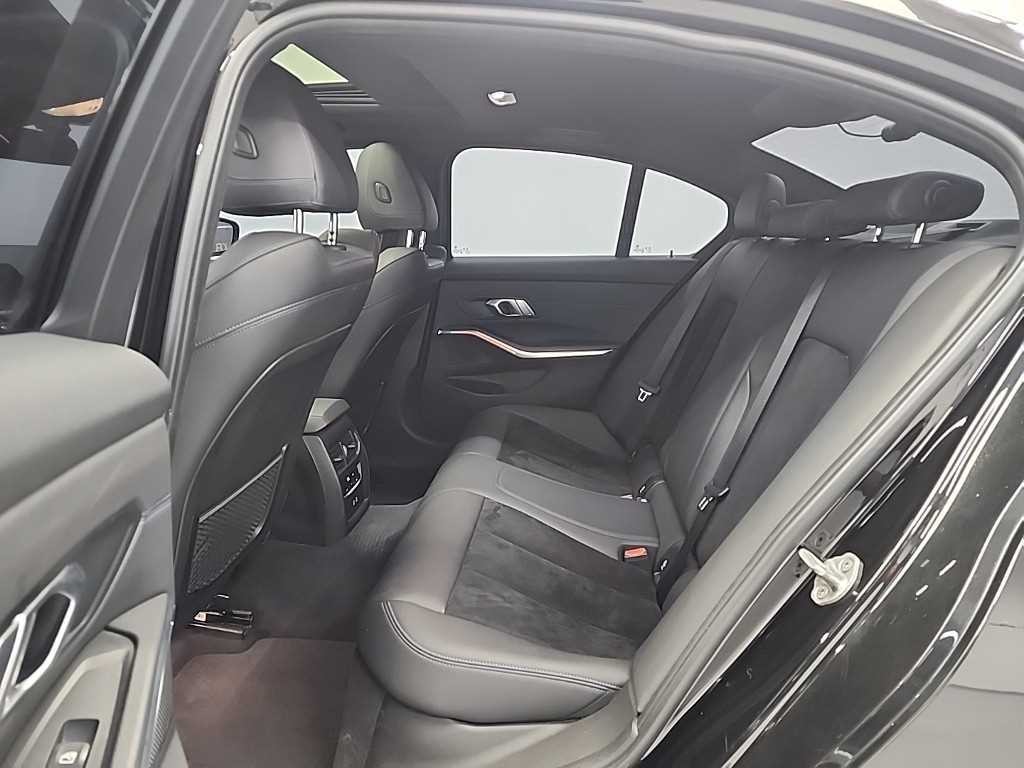 BMW 3시리즈 3시리즈 (G20) 320i M 스포츠 블랙수트 이미지 12