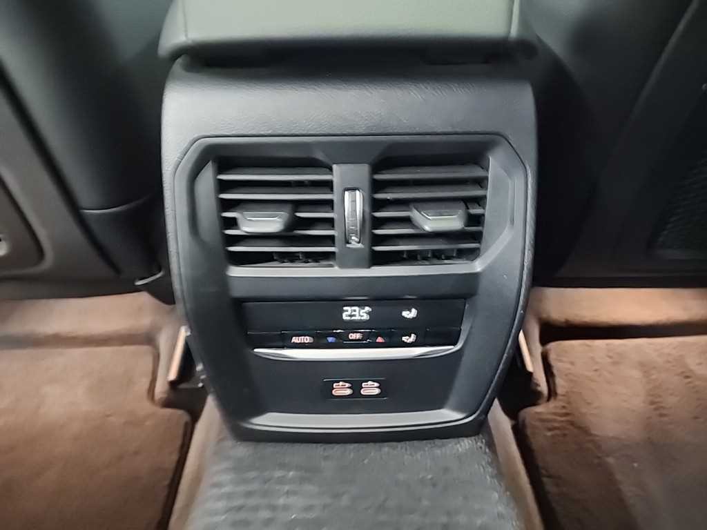 BMW 3시리즈 3시리즈 (G20) 320i M 스포츠 블랙수트 이미지 13