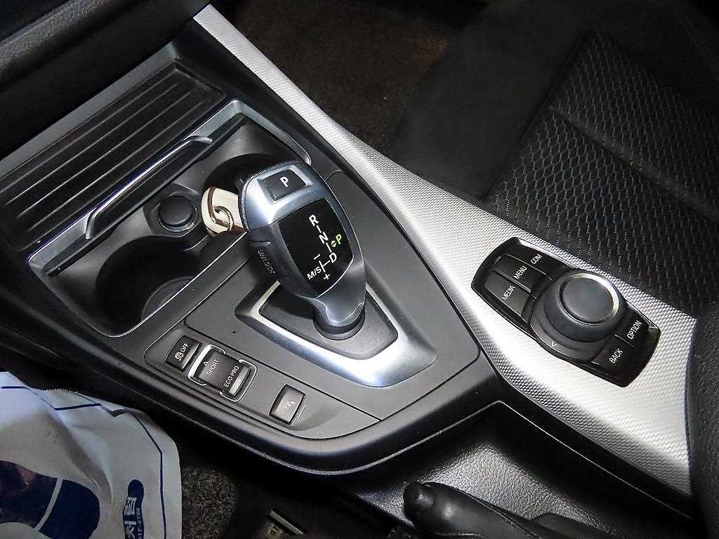 BMW 1시리즈 1시리즈 (F20) 118d M 스포츠 섀도우 에디션 이미지 12