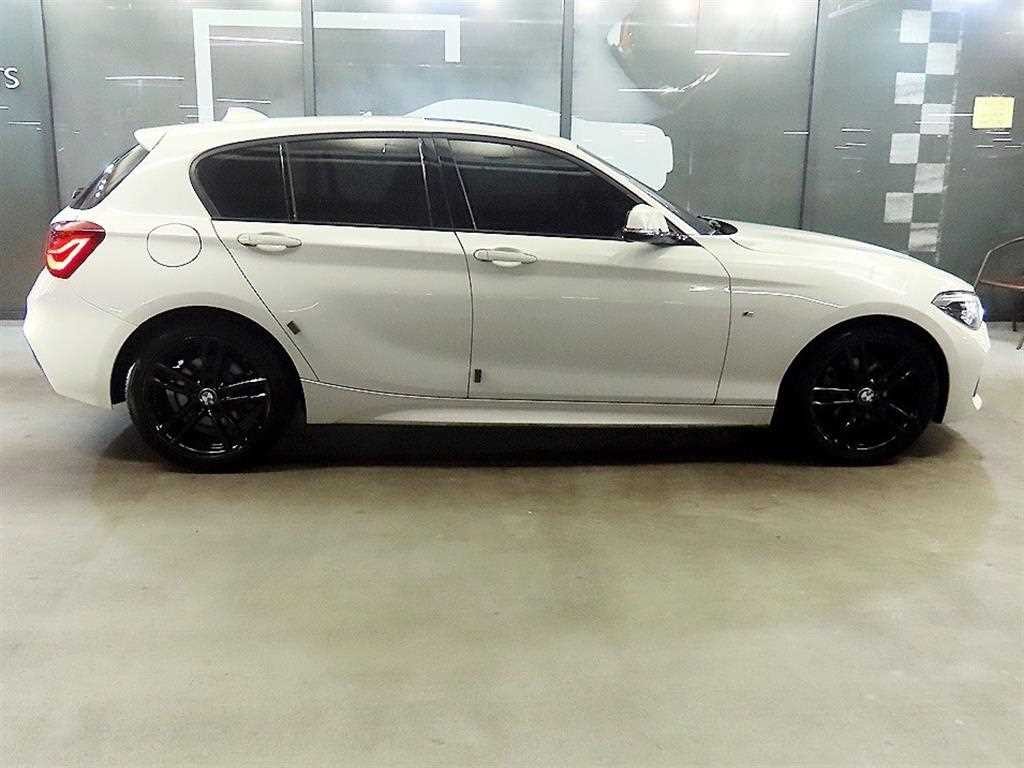 BMW 1시리즈 1시리즈 (F20) 118d M 스포츠 섀도우 에디션 이미지 3
