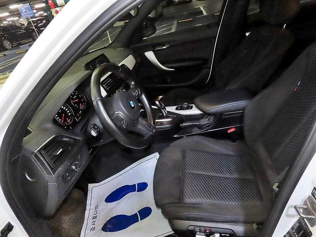 BMW 1시리즈 1시리즈 (F20) 118d M 스포츠 섀도우 에디션 이미지 6