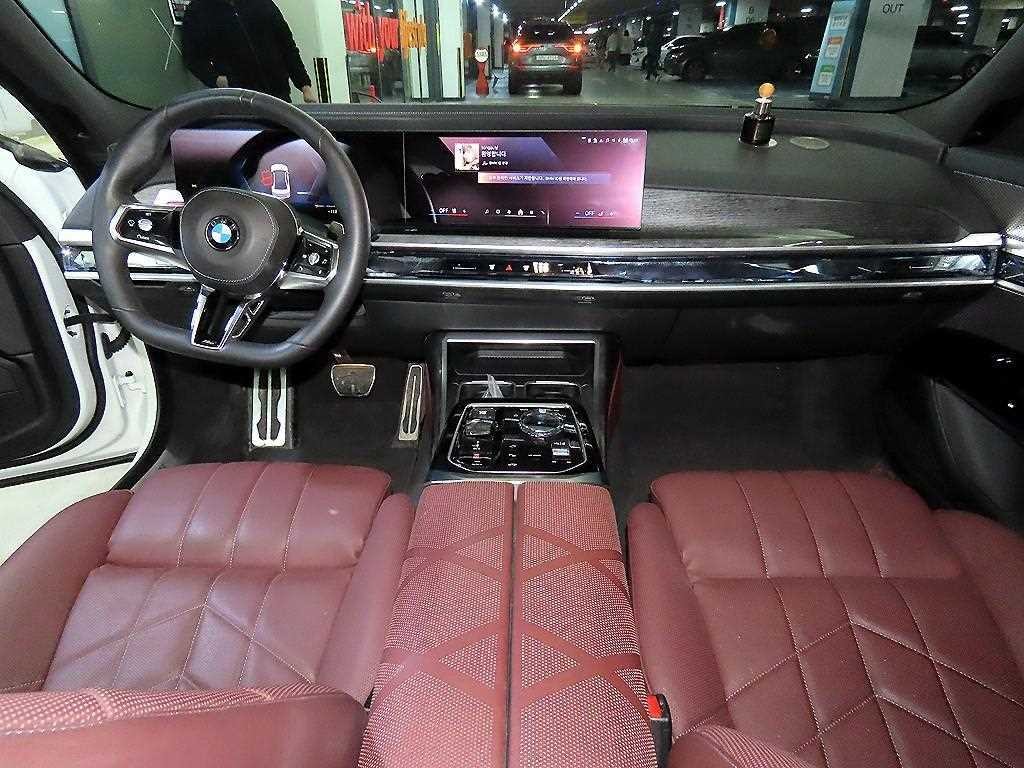 BMW 7시리즈 7시리즈 (G70) 740d xDrive M 스포츠 이미지 10