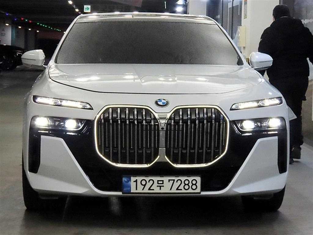 BMW 7시리즈 7시리즈 (G70) 740d xDrive M 스포츠 이미지 2