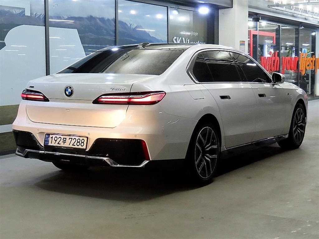 BMW 7시리즈 7시리즈 (G70) 740d xDrive M 스포츠 이미지 4