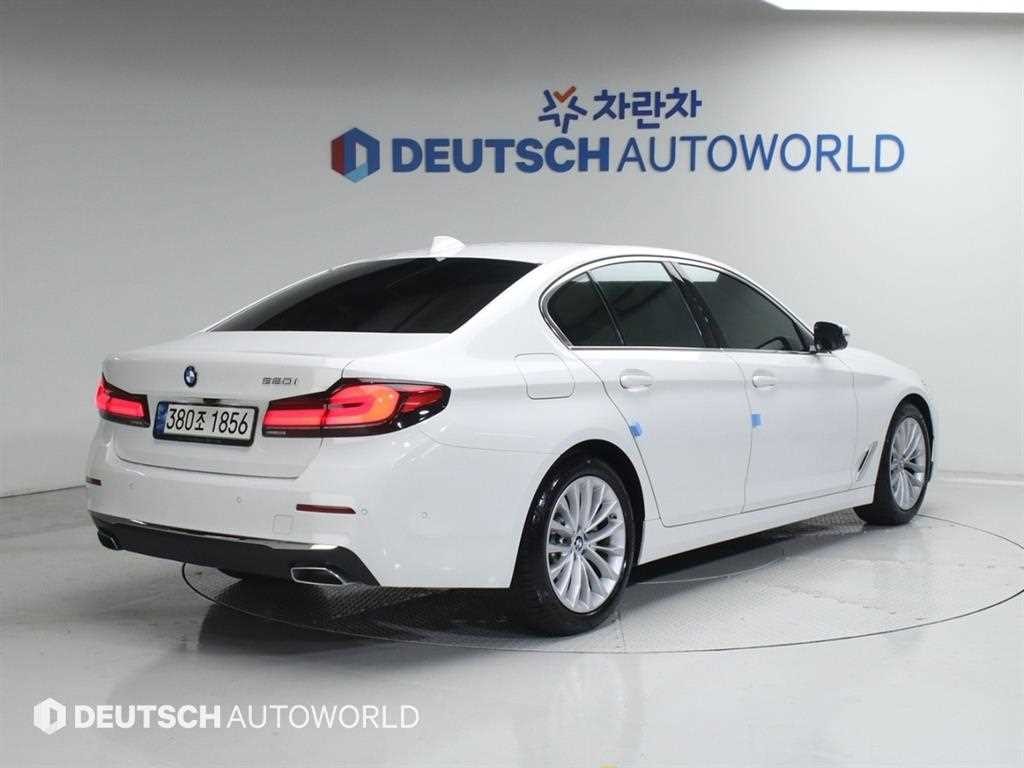 BMW 5시리즈 5시리즈 (G30) 520i 럭셔리 이미지 2