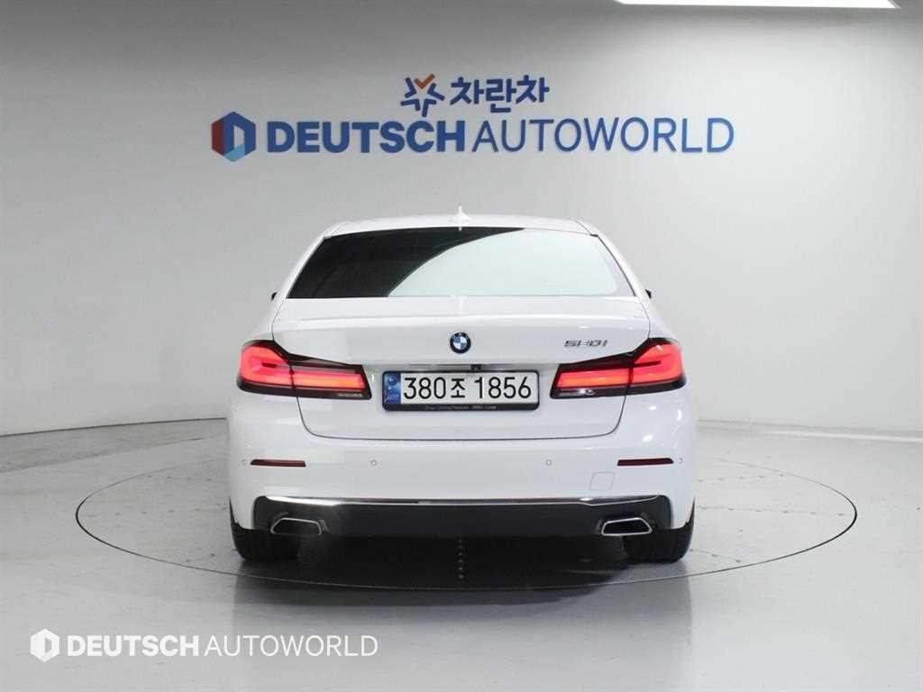 BMW 5시리즈 5시리즈 (G30) 520i 럭셔리 이미지 4