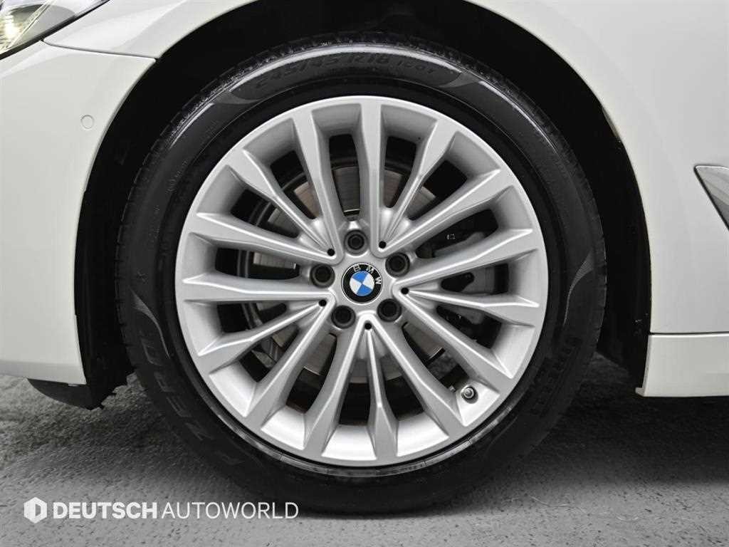 BMW 5시리즈 5시리즈 (G30) 520i 럭셔리 이미지 5