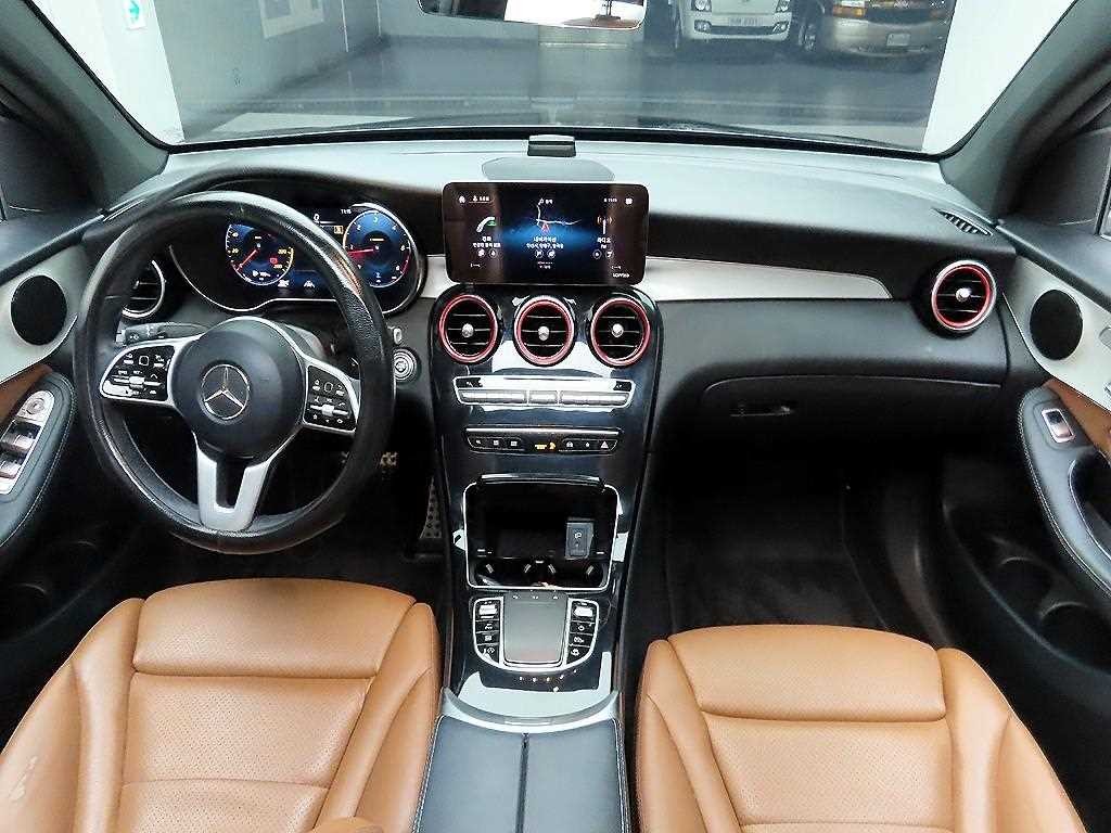 벤츠 GLC 클래스 GLC클래스 X253 GLC 220 d 4MATIC 쿠페 이미지 8