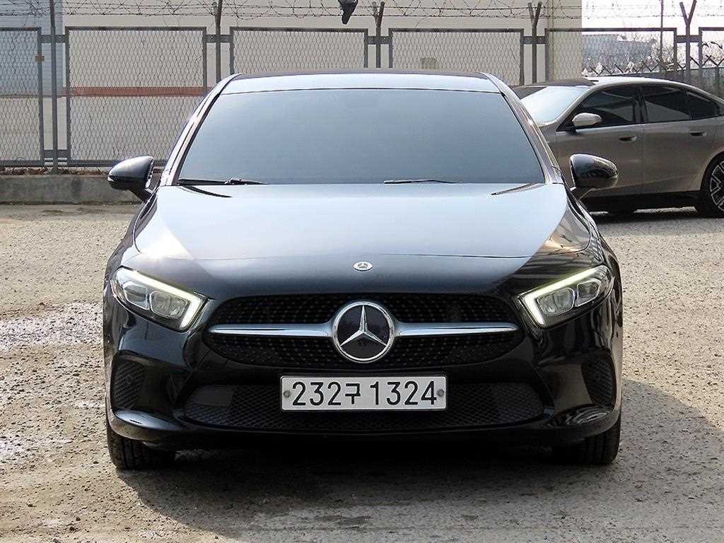 벤츠 A 클래스 A클래스 W177 A220 해치백 이미지 1