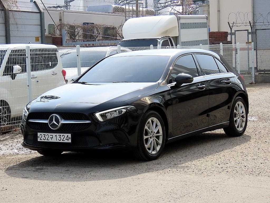 벤츠 A 클래스 A클래스 W177 A220 해치백 이미지 2