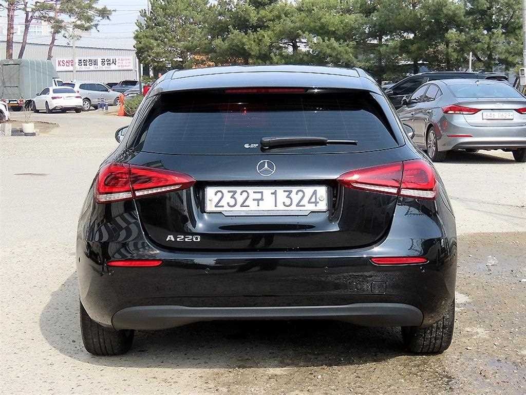 벤츠 A 클래스 A클래스 W177 A220 해치백 이미지 4