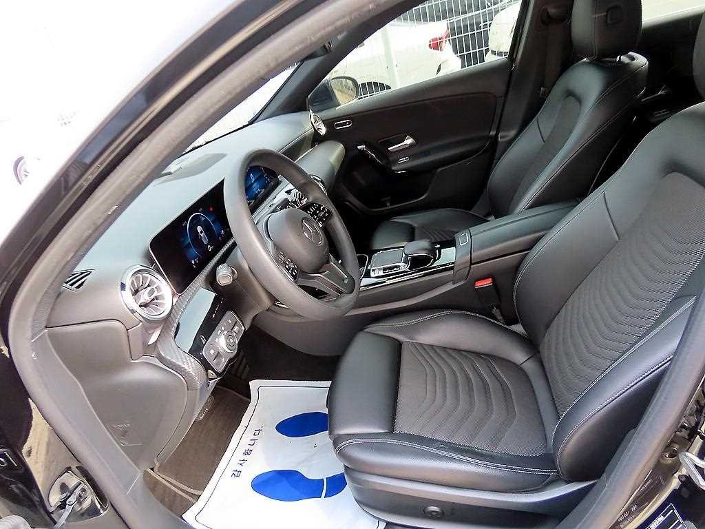 벤츠 A 클래스 A클래스 W177 A220 해치백 이미지 5