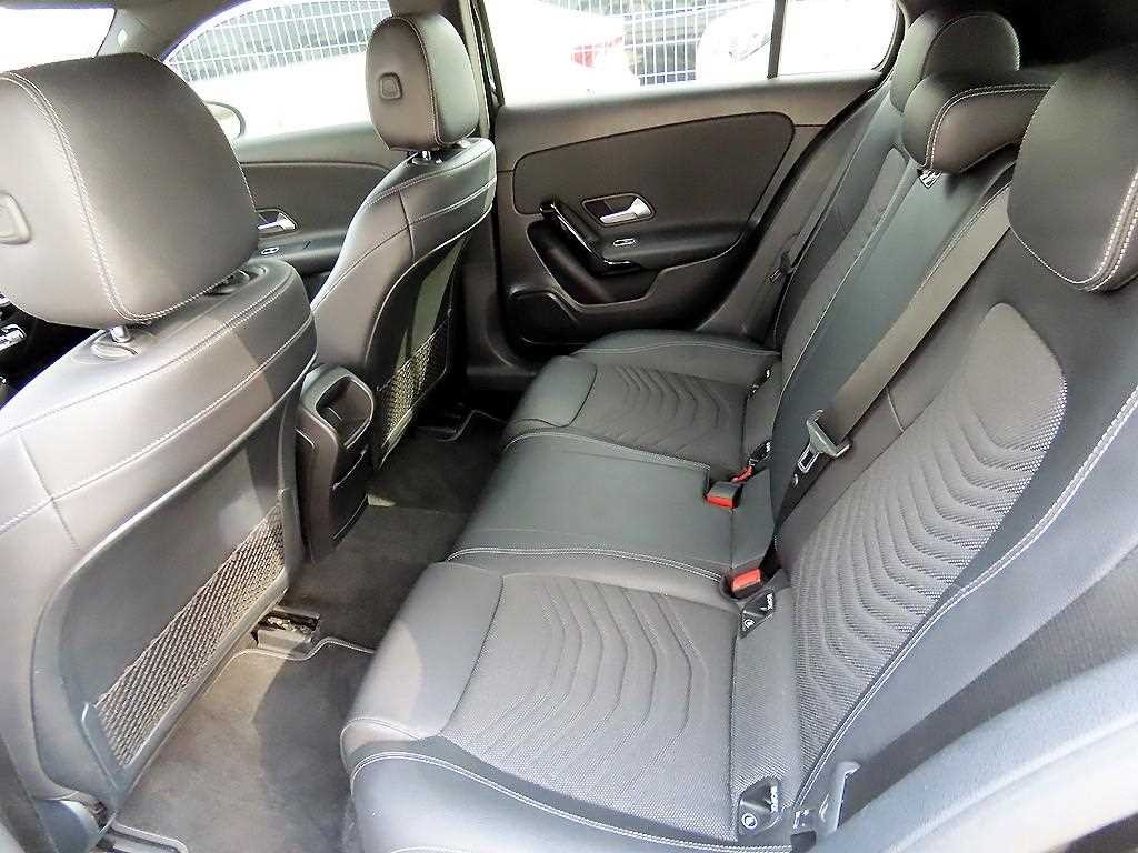 벤츠 A 클래스 A클래스 W177 A220 해치백 이미지 6