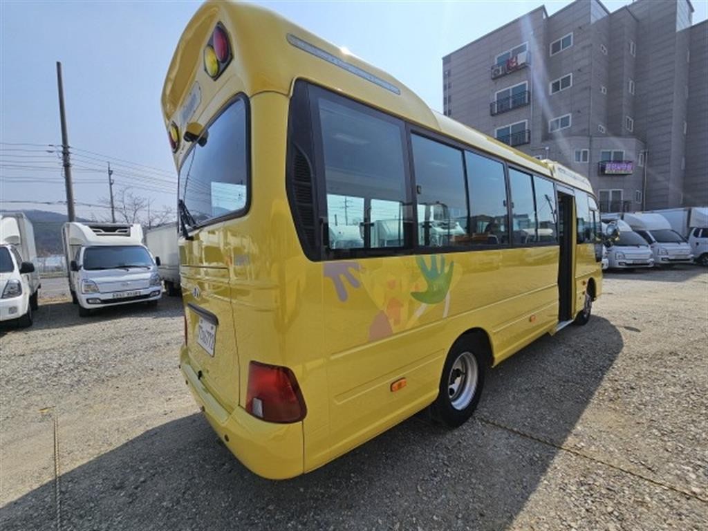 중대형버스 소형현대버스 뉴카운티 장축 어린이 39인승 이미지 6