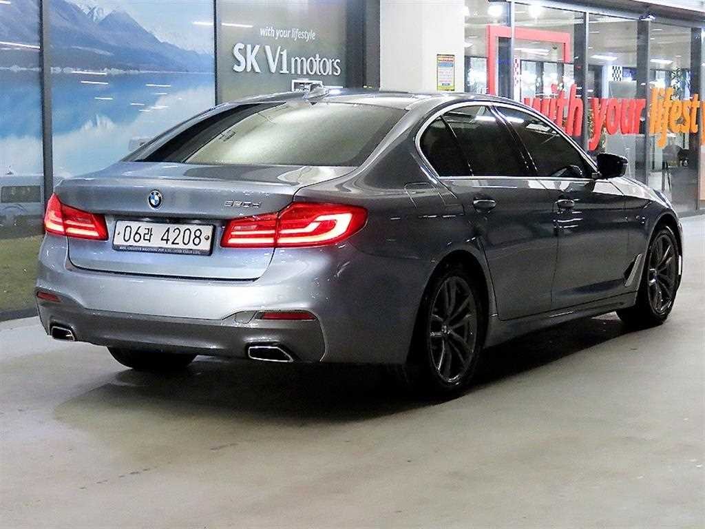 BMW 5시리즈 5시리즈 (G30) 520d M 스포츠 플러스 이미지 4
