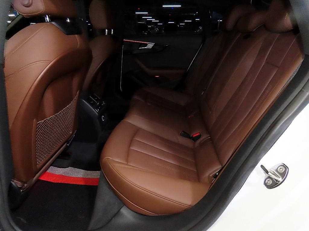 아우디 A5 A5 (F5) 45 TFSI 콰트로 프리미엄 스포트백 이미지 7