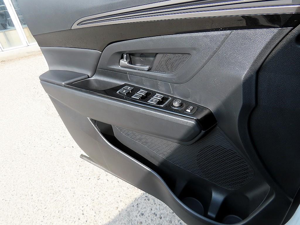 KG모빌리티(쌍용) 코란도 뷰티풀코란도 2WD 가솔린 1.5 C7 이미지 11