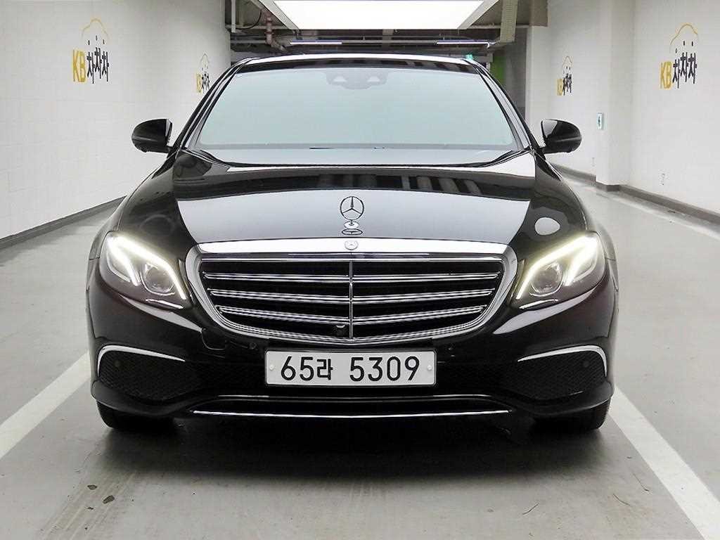 벤츠 E 클래스 E-클래스 W213 E300 아방가르드 이미지 1