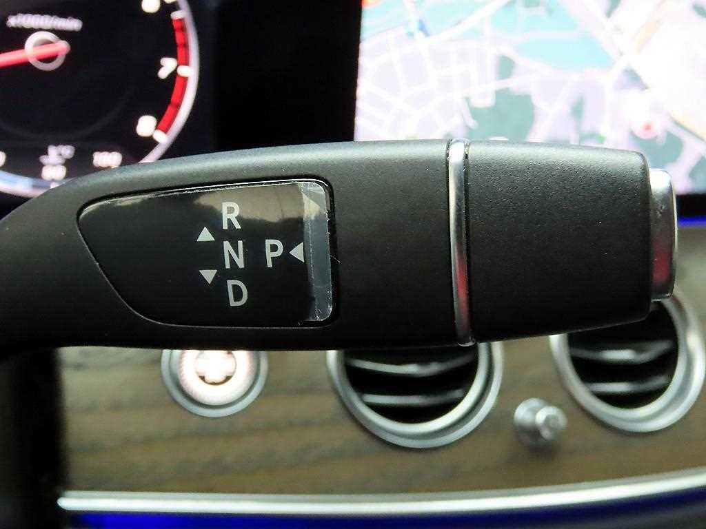 벤츠 E 클래스 E-클래스 W213 E300 아방가르드 이미지 10